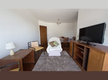 Roomgo BR - Quarto individual mobiliado no Centro de Alphaville, Carapicuíba - R$ 2.200 Por mês