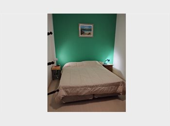 Roomgo BR - Quarto em apto Perdizes (mulher), Perdizes - R$ 3.000 Por mês