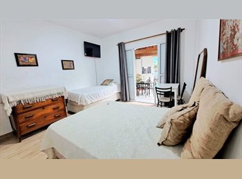 Roomgo BR - SUÍTE GRANDE INDIVIDUAL COM GARAGEM E FRIGOBAR PARA MULHER (com entrada independente), Santana - R$ 1.560 Por mês