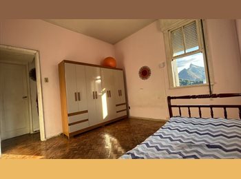 Roomgo BR - Quarto mobiliado em apto tranquilo no Flamengo | Vista para o Cristo Redentor | Prox ao metrô., Flamengo - R$ 2.000 Por mês