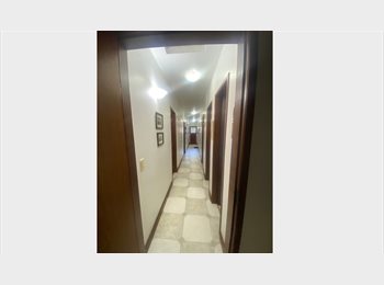Roomgo BR - Quarto para estudante universitária, Niterói - R$ 950 Por mês