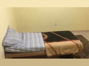 Roomgo BR - República/Pensão C&D, Bauru - R$ 700 Por mês