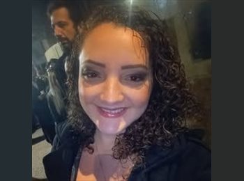 Roomgo BR - Carolina - 39 - Penha