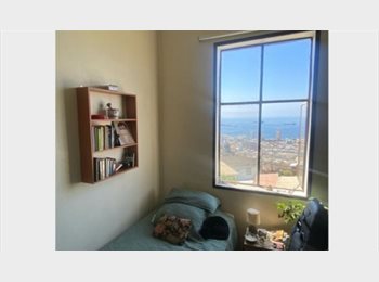 CompartoDepto CL - Cerro Alegre! habitación iluminada con vista a la bahía de Valparaiso., Valparaíso - CH$220.000 por mes