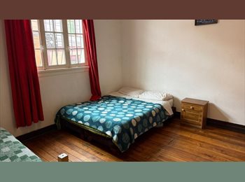 CompartoDepto CL - Pieza individual o Doble Cerro Alegre, Valparaíso - CH$300.000 por mes