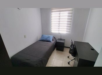 CompartoApto CO - Habitación amoblada con baño privado Ciudad del Río, Medellín - COP$ 1.300.000 por mes