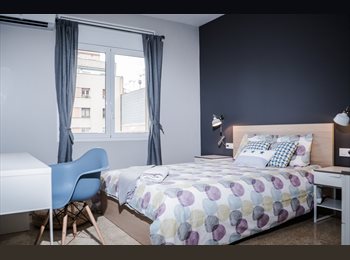 Roomgo ES - RH6-R1 ¡Habitación muy luminosa con cama doble en un piso de diseño al lado de la Sagrada Familia! R, Sant Martí - 940 € por mes