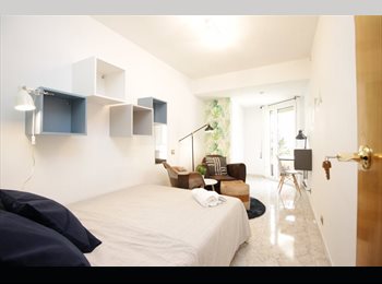 Roomgo ES - ¡Habitación en Duplex súper luminoso y con vistas al parque de la Ciutadella! RH11-R2, Barcelona - 940 € por mes