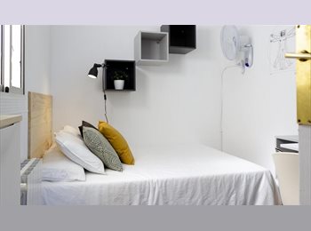 Roomgo ES - ¡Habitación doble en un piso reformado en Gracia! RH17-R5, Gràcia - 880 € por mes