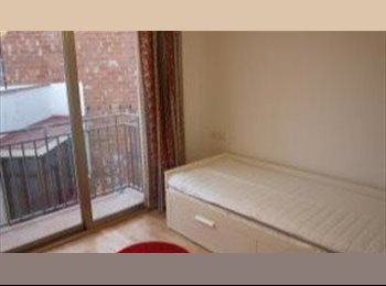 Roomgo ES - Chambre à louer pour étudiant à Barcelone, Esplugues - 325 € por mes