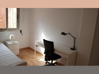 Roomgo ES - Habitacion en alquiler en Barcelona para estudiante universitaria, Esplugues - 300 € por mes
