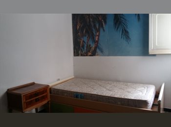 Roomgo ES - Habitacion con cama doble, Valencia - 390 € por mes