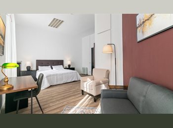 Roomgo ES - Habitación premium con baño compartido en piso recién reformado en el centro de Barcelona, Eixample - 1.000 € por mes
