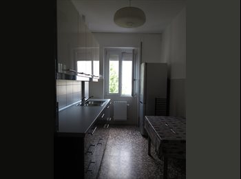 Roomgo IT - affitto camera singola, Navigli - Ticinese - Pta Genova - Lorenteggio - 650 € al mese