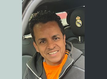 Roomgo MX - Adrián  - 50 - Azcapotzalco