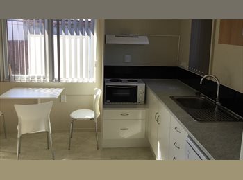 Roomgo NZ - Self-contained granny flat, Auckland - $425 pw