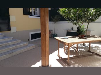 Roomgo PT - Quarto com varanda ampla bem mobilado., Lisboa - 480 € Por mês