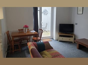 Roomgo UK - 1 bed 2 bath, 4 mins walk to sea front, Hastings - £775 pcm