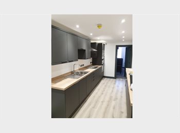 Roomgo UK - Double room available now near Town center, Bridgwater - £880 pcm