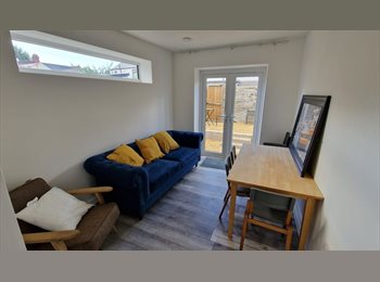 Roomgo UK - Flatmate Wanted, Maindy - £523 pcm