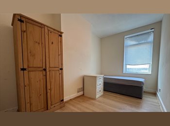 Roomgo UK - Single -room in shared flat near Farnham Station, Farnham - £475 pcm