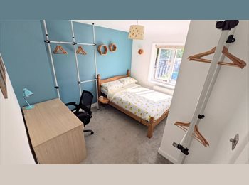 Roomgo UK - Double room in welcoming home - SM4 - 30min to central London, Merton Park - £800 pcm
