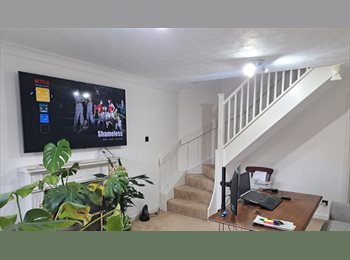 Roomgo UK - private single bed room, Beechdale - £500 pcm