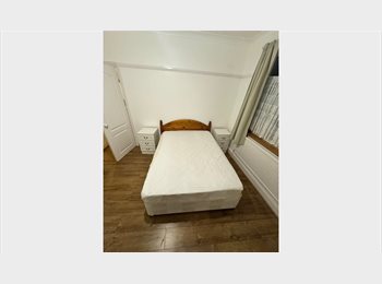 Roomgo UK - Big double room to let in shared clean and quiet house, Brimsdown - £650 pcm