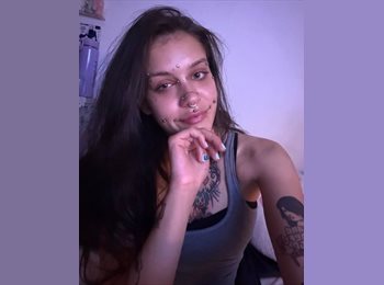 Roomgo UK - Jade Hewson - 23 - Brighton