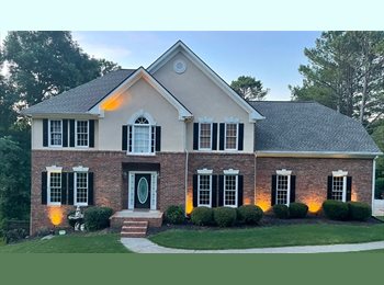 Roomgo US - Private Room on Quiet Lake, Holly Springs - $575 pm