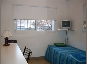 Roomgo AR - Habitación Individual a la calle, Srta. ESTUDIANTE,  WIFI - subte  E y C, Buenos Aires - AR$ 450.000 pm