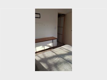 Roomgo AR - Habitación privada luminosa completa con llave, Capital Federal - AR$ 550 pm