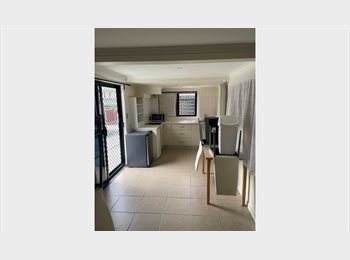 Roomgo AU - A Quiet Flat downstairs from our House, Southport - $500 pw