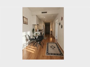 Roomgo AU - Cozy Master Room with own bathroom, Newstead - $600 pw