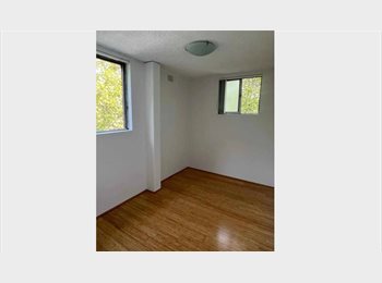 Roomgo AU - Walking distance from fish markets in Glebe, Camperdown - $370 pw