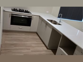 Roomgo AU - Master / Couples Room with Private Ensuite and Courtyard Availble - Alkimos, Merriwa - $500 pw
