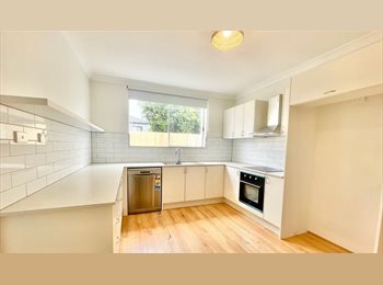Roomgo AU - Private room for rent, Canterbury - $350 pw