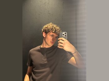 Roomgo AU - Siméon DEMAREST - 21 - Melbourne