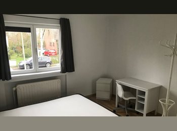 Appartager BE - Chambre dans une villa sympathique, Braine-l'Alleud - 550 € pm