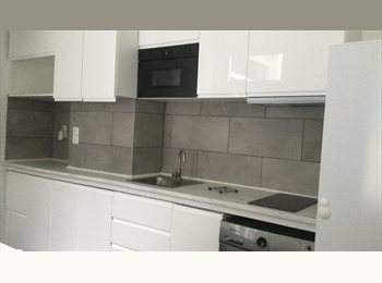 Appartager BE - Studio rénové meublé, Liège - 695 € pm