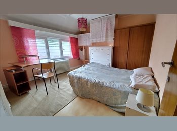 Appartager BE - Chambre dans maison partagée sans domiciliation, Mons - 300 € pm