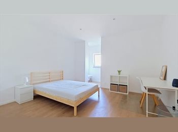 Appartager BE - Colocation- salle de bain privative, Charleroi - 475 € pm
