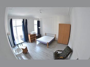 Appartager BE - Premium Room + Balcony :  Madou International Corner, Bruxelles - 850 € pm