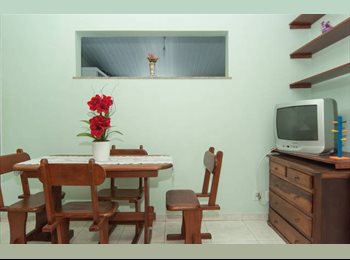 Roomgo BR - Vagas em apartamento COMPARTILHADO entre rapazes, no bairro da Glória, para morar fixo., Catete - R$ 850 Por mês