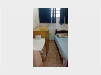 Roomgo BR - Quarto Individual Mobiliado PUC GAVEA, Gávea - R$ 750 Por mês