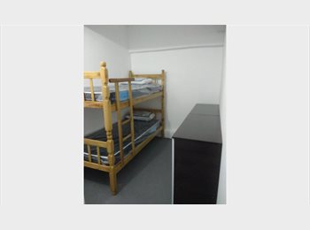 Roomgo BR - Pensão Vagas Para solteiros em Quartos compartilhados, Penha - R$ 470 Por mês
