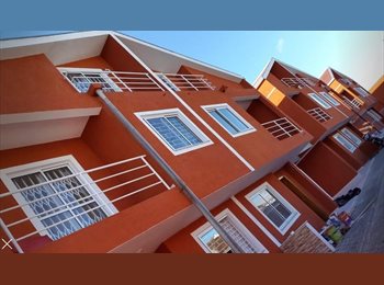 Roomgo BR - Quarto Mobiliado - Casa Compartilhada - Triplex moderno - Ótima localização, Curitiba - R$ 750 Por mês