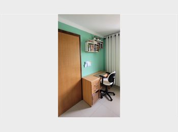 Roomgo BR - Quarto solteiro individual - casa compartilhada, Brasília - R$ 950 Por mês