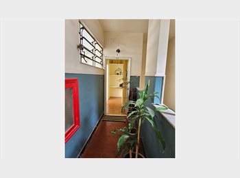 Roomgo BR - Quarto grande com ar-condicionado e com ampla cozinha compartilhada, Flamengo - R$ 3.500 Por mês