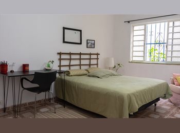 Roomgo BR - Quarto bem iluminado Metrô perto., Vila Mariana - R$ 1.380 Por mês